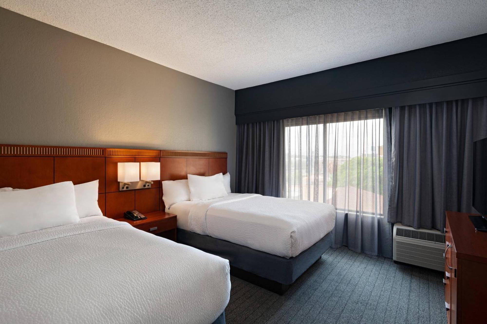 Hotel Courtyard By Marriott San Antonio Airport Exteriér fotografie