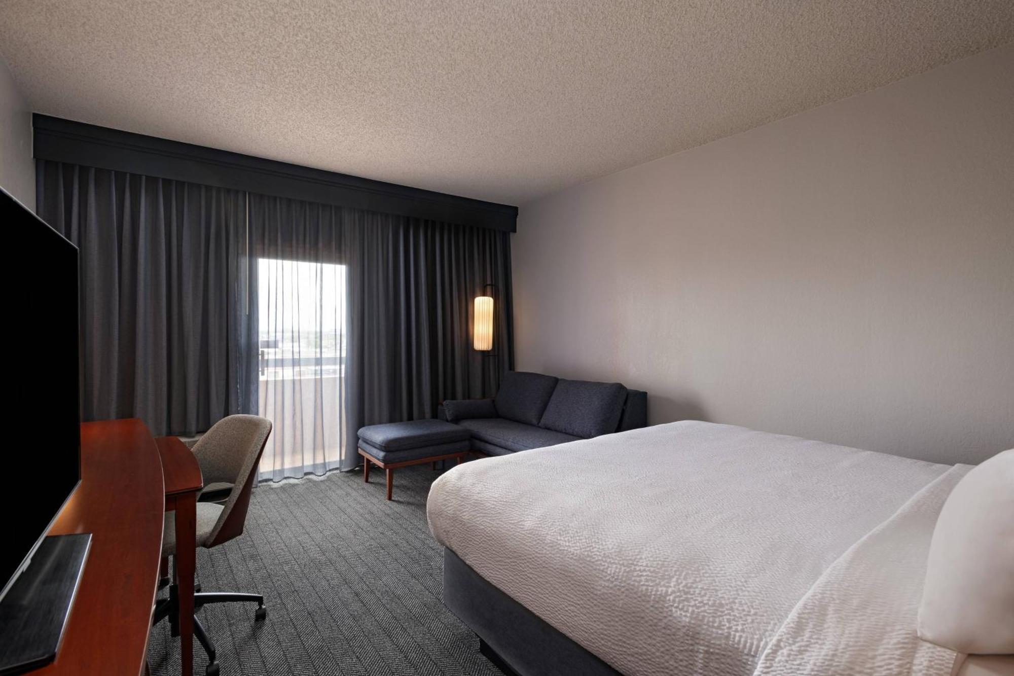 Hotel Courtyard By Marriott San Antonio Airport Exteriér fotografie
